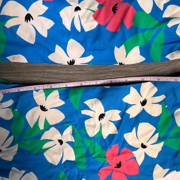 Floral 2-Piece Swimsuit - Picture 2 of 8